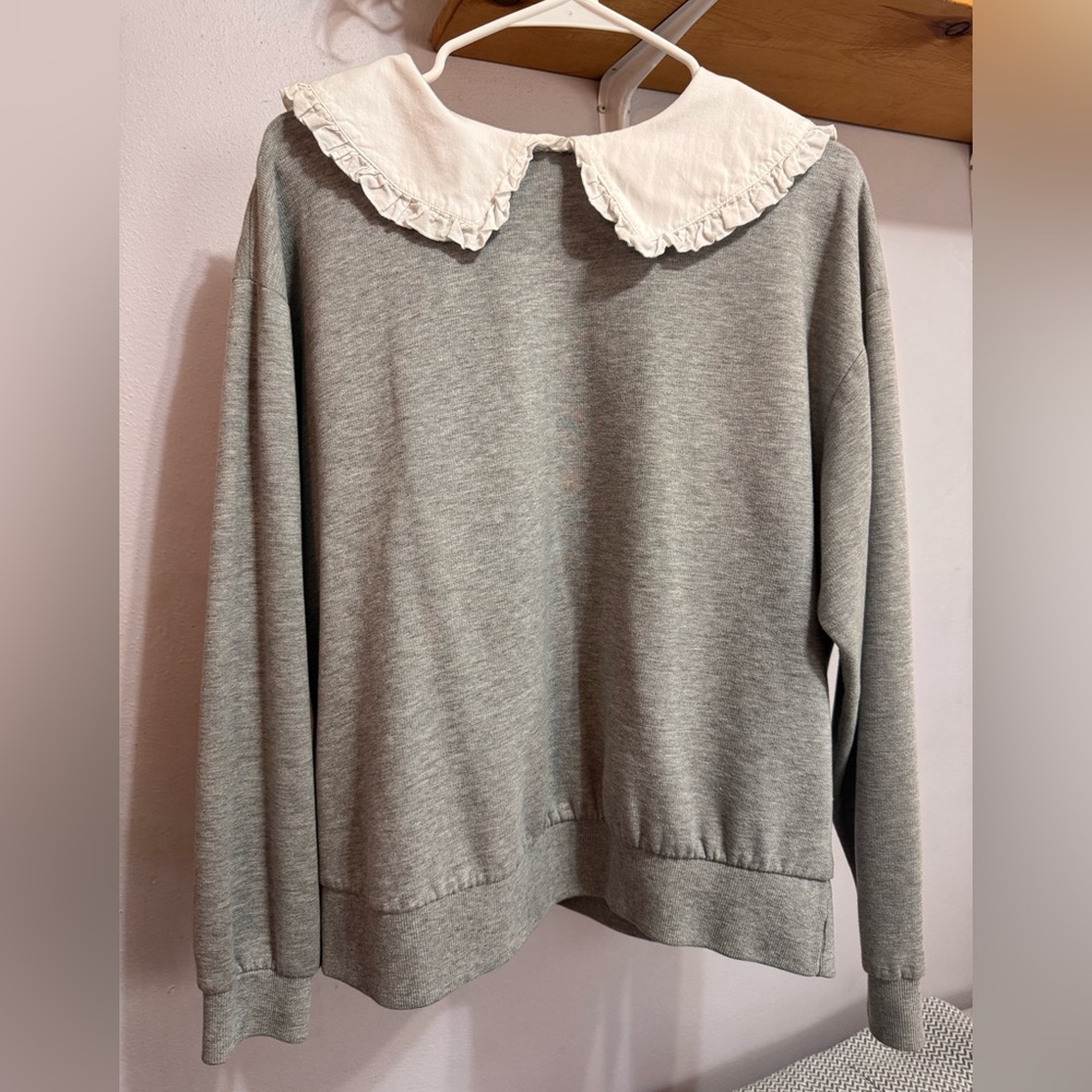 New Look Gray Sweatshirt with White Collar